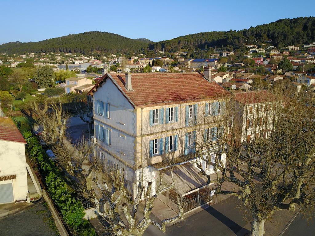 Hotel Restaurant Le Castel Fleuri Carnoules  المظهر الخارجي الصورة